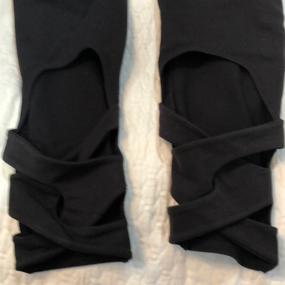 Like new Mandela cropped leggings Medium - Picture 4 of 4